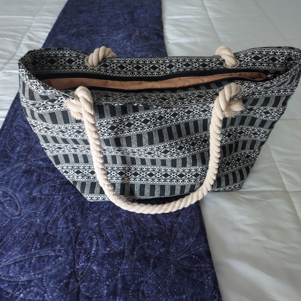 EUC  (used once) zippered cloth tote bag